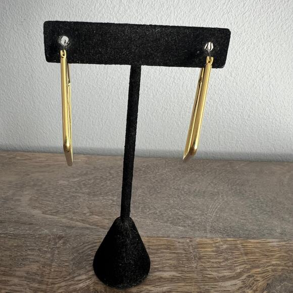 Gold tone square geometric hoop earrings - Picture 3 of 5